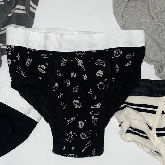 GAP Black and Gray Space-Themed Kids Briefs - Picture 4 of 11